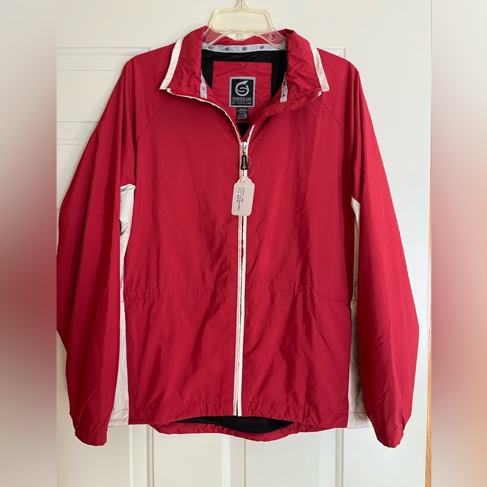 New Men’s Sunderland of Scotland red Gents Club Windshirt/jacket. Size Medium